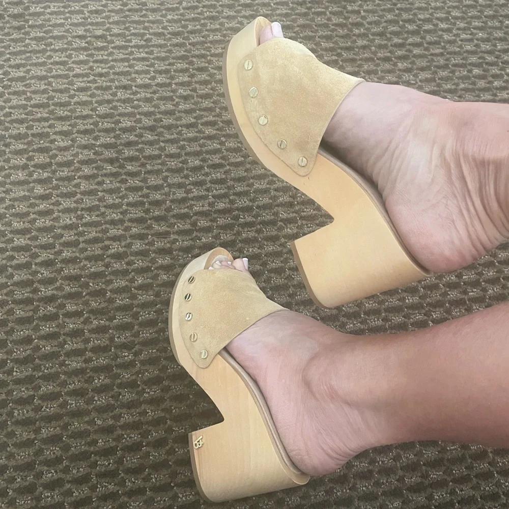 Veronica Beard Tan Mules with Modern Silhouette - Picture 3 of 8